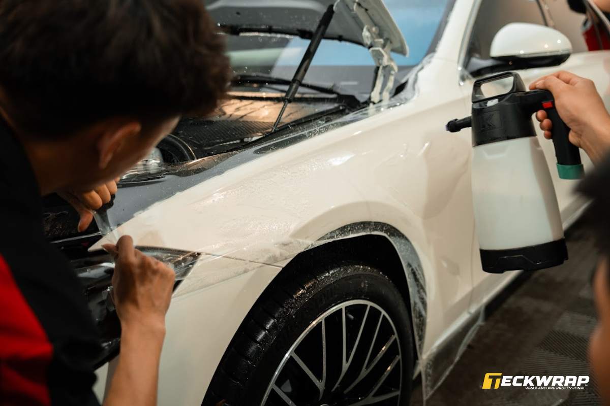 Khả năng tự phục hồi vết xước nhỏ ở nhiệt độ môi trường